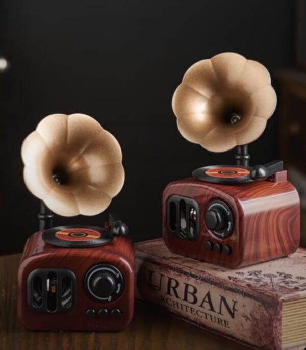 Vintage Gramophone Wind-Up Music Box – Retro Desk Decor - Image 6
