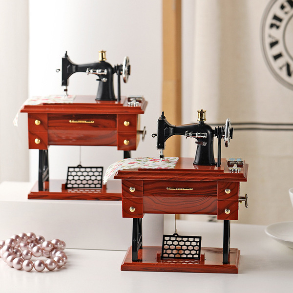 Vintage Sewing Machine Music Box – Retro Wind-Up Desk Decor - Image 2