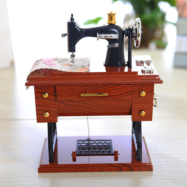 Vintage Sewing Machine Music Box – Retro Wind-Up Desk Decor - Image 6